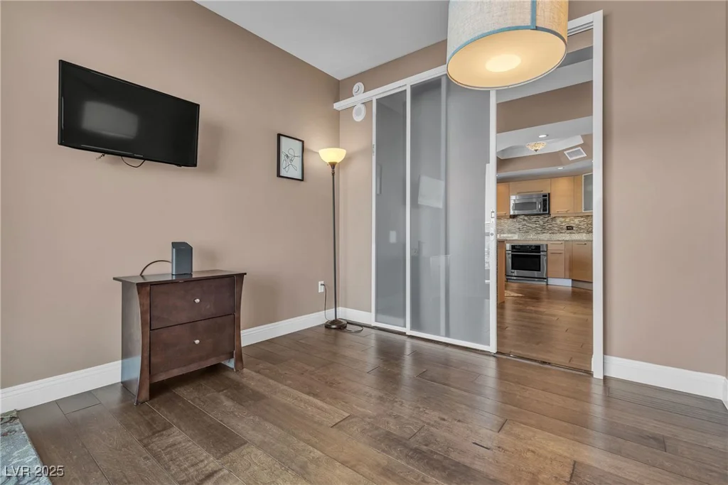 322 Karen, Las Vegas, NV 89109
