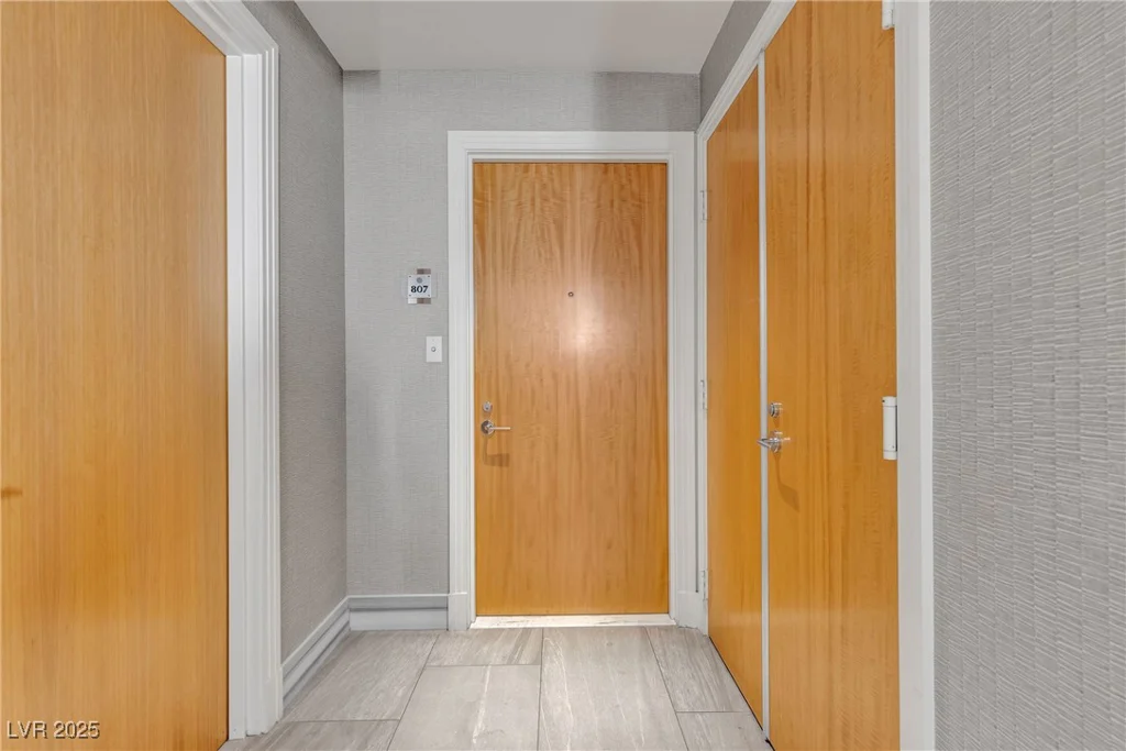 322 Karen, Las Vegas, NV 89109