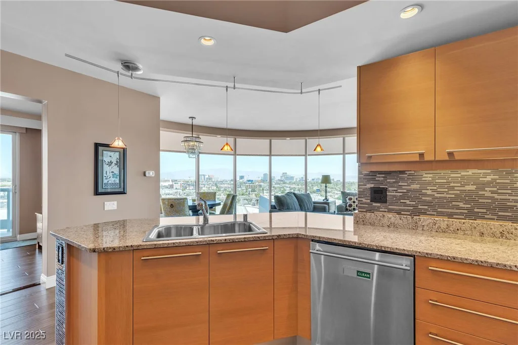 322 Karen, Las Vegas, NV 89109