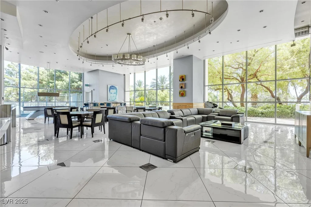 322 Karen, Las Vegas, NV 89109