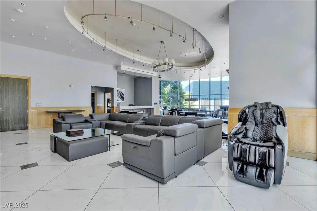 322 Karen, Las Vegas, NV 89109