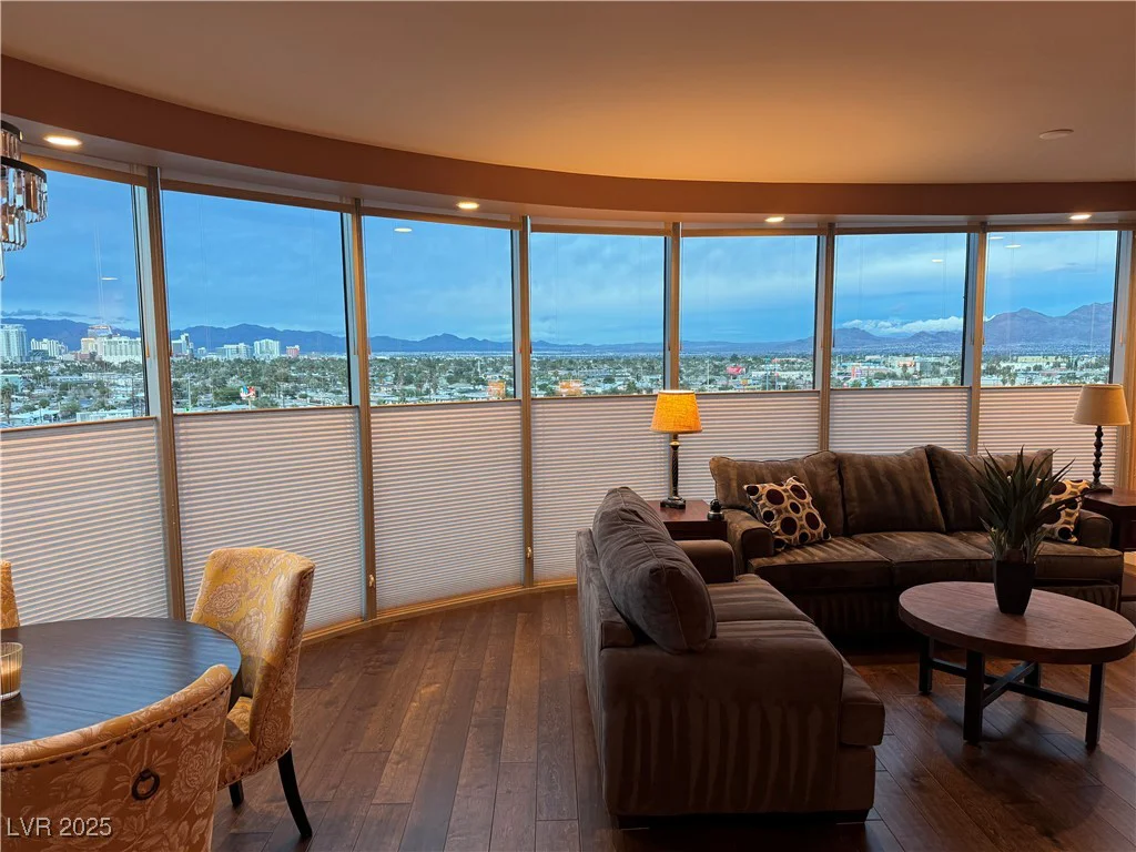 322 Karen, Las Vegas, NV 89109