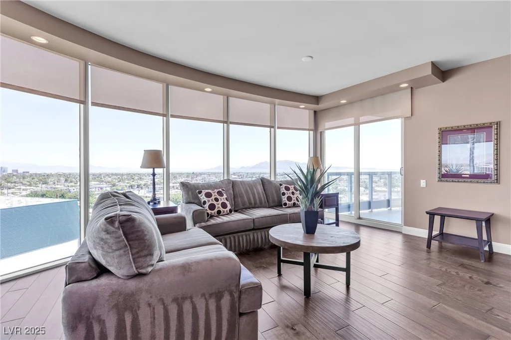 322 Karen, Las Vegas, NV 89109