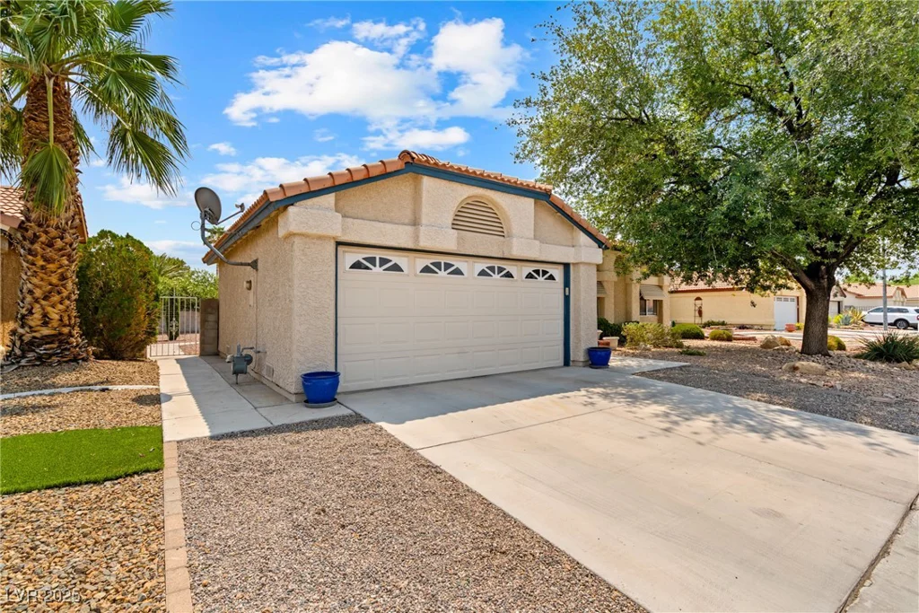 6629 Coastal Breeze, Las Vegas, NV 89108