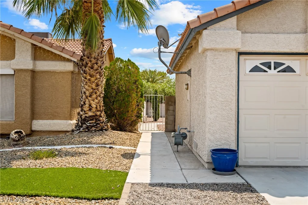 6629 Coastal Breeze, Las Vegas, NV 89108