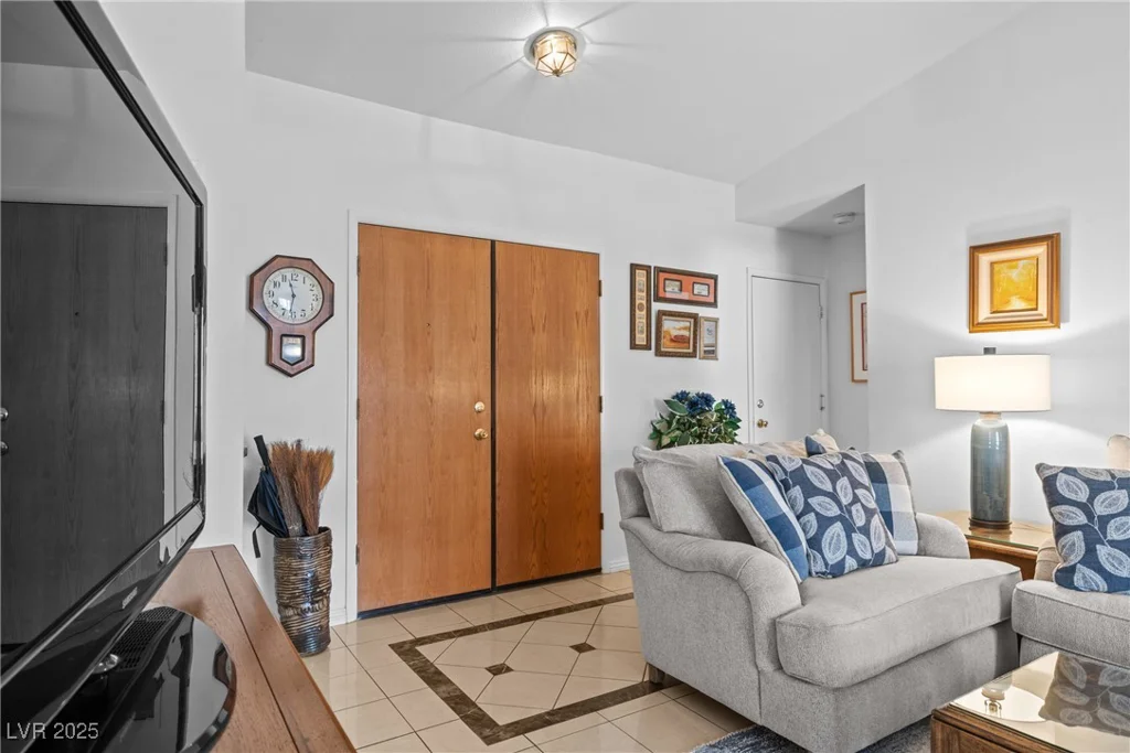 6629 Coastal Breeze, Las Vegas, NV 89108