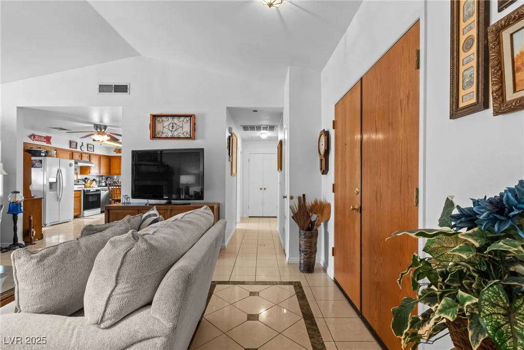 6629 Coastal Breeze, Las Vegas, NV 89108