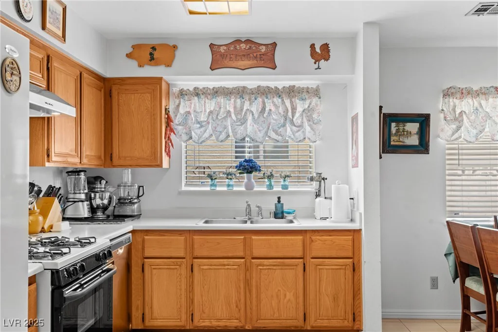 6629 Coastal Breeze, Las Vegas, NV 89108