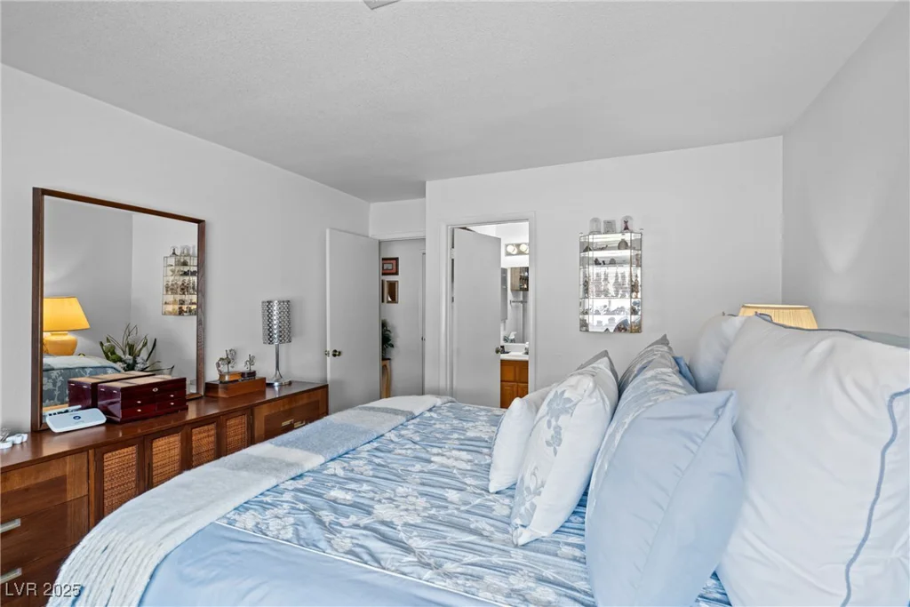 6629 Coastal Breeze, Las Vegas, NV 89108