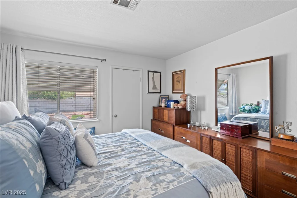 6629 Coastal Breeze, Las Vegas, NV 89108