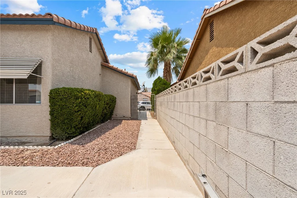 6629 Coastal Breeze, Las Vegas, NV 89108