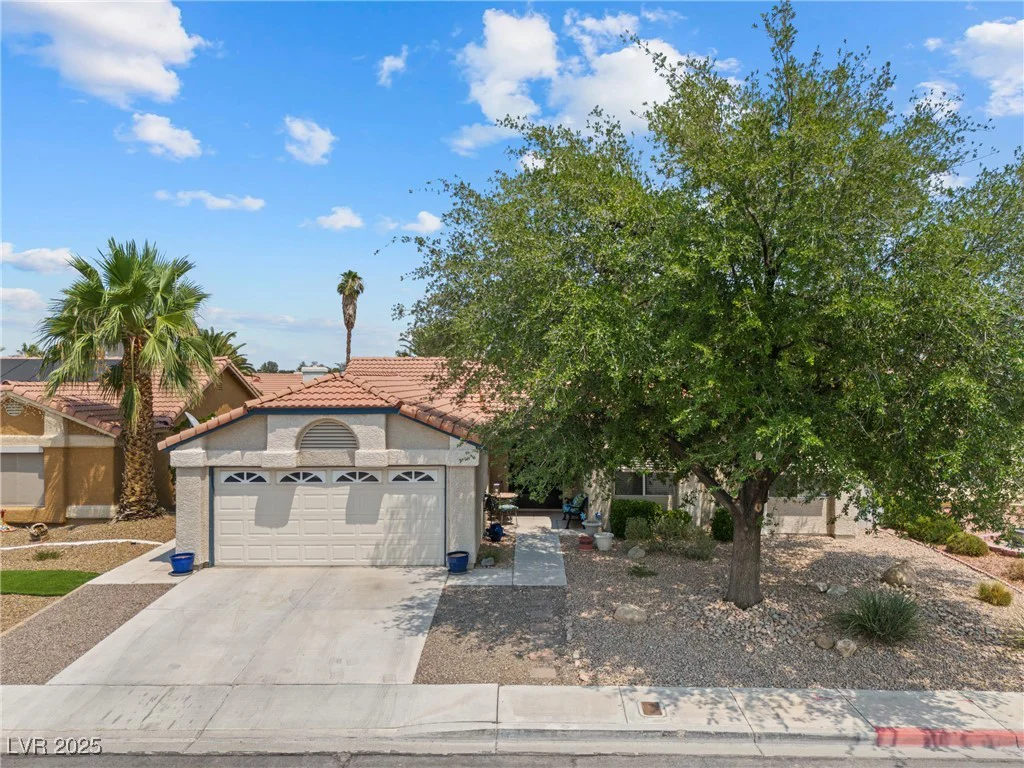 6629 Coastal Breeze, Las Vegas, NV 89108
