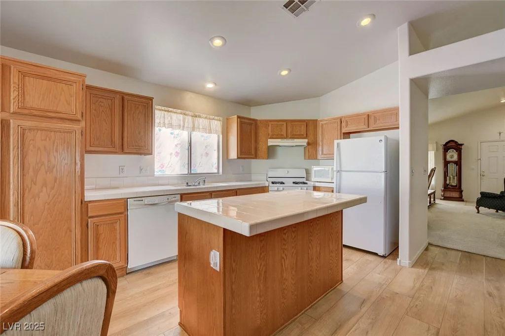 9660 Riding Ridge, Las Vegas, NV 89123