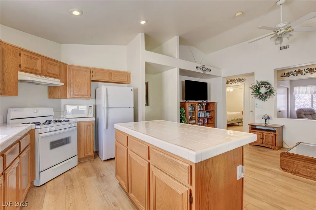 9660 Riding Ridge, Las Vegas, NV 89123
