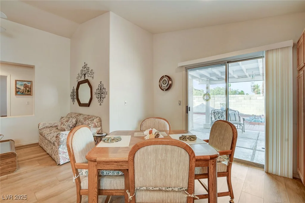 9660 Riding Ridge, Las Vegas, NV 89123