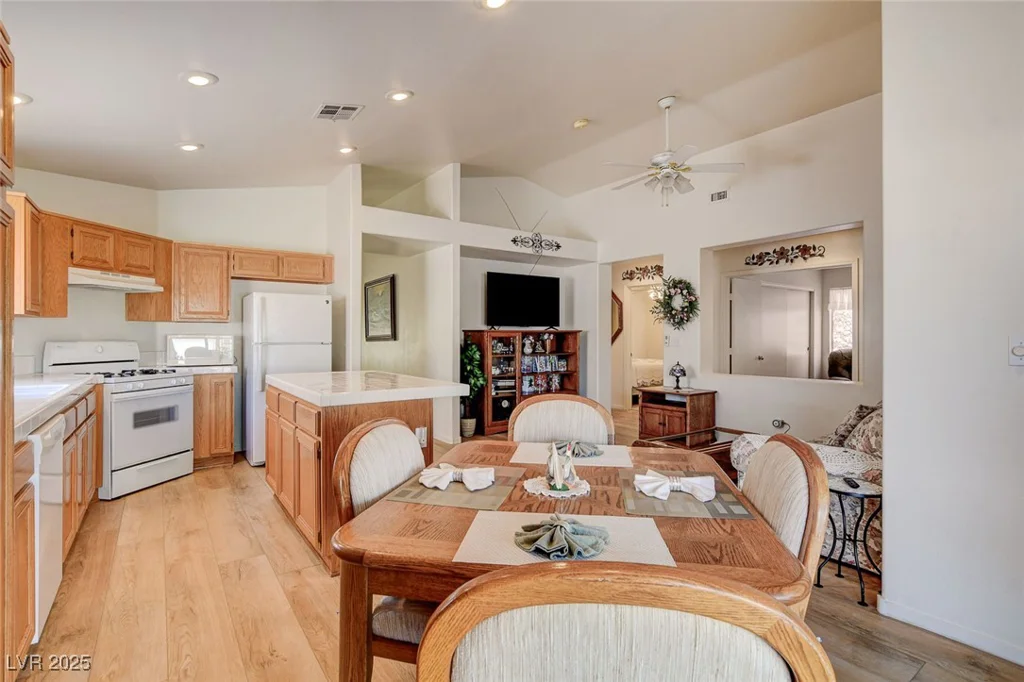 9660 Riding Ridge, Las Vegas, NV 89123