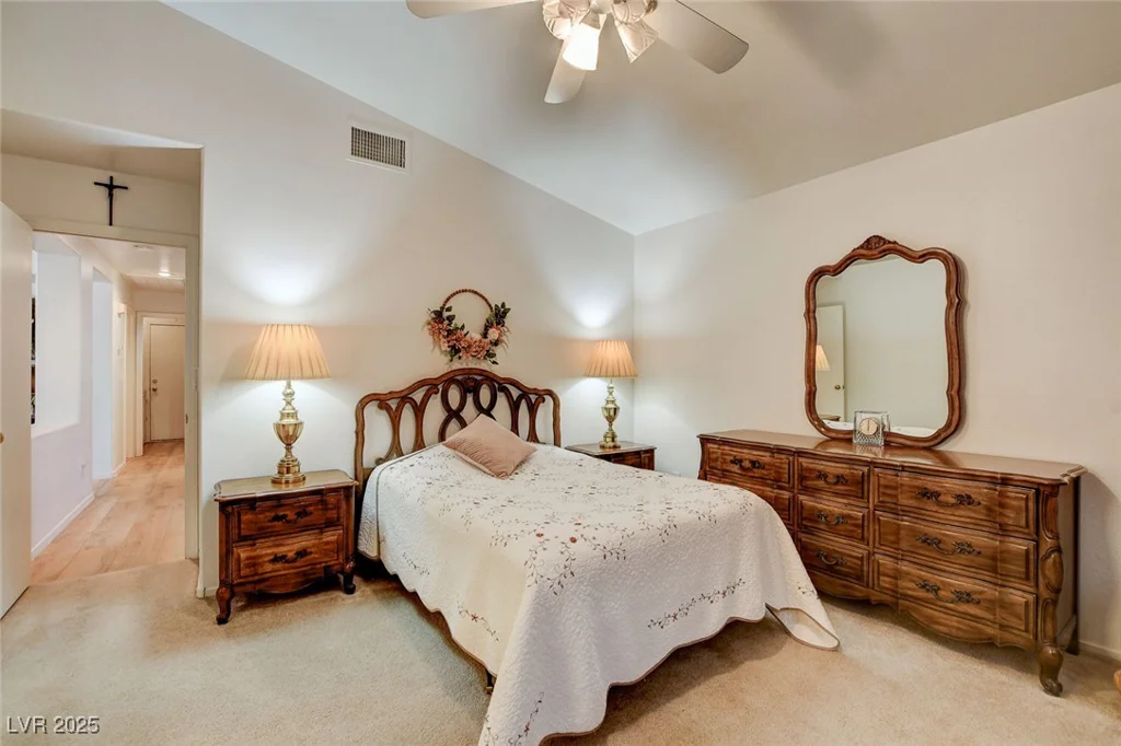 9660 Riding Ridge, Las Vegas, NV 89123