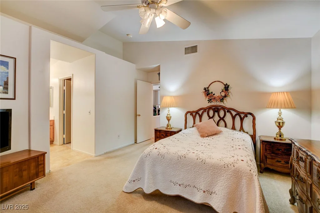 9660 Riding Ridge, Las Vegas, NV 89123