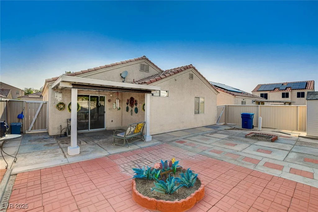 9660 Riding Ridge, Las Vegas, NV 89123