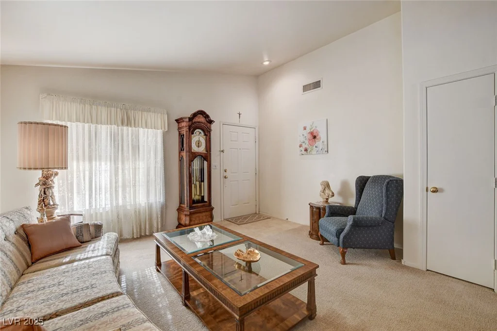 9660 Riding Ridge, Las Vegas, NV 89123