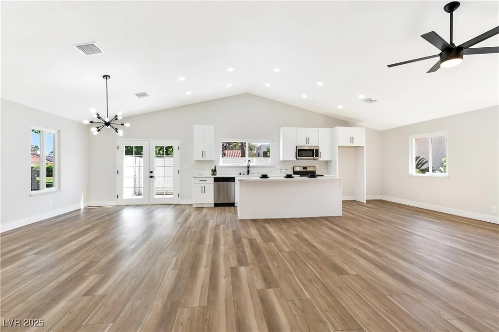 811 Spyglass, Las Vegas, NV 89107