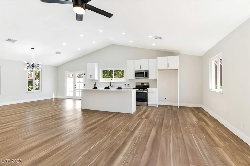 811 Spyglass, Las Vegas, NV 89107