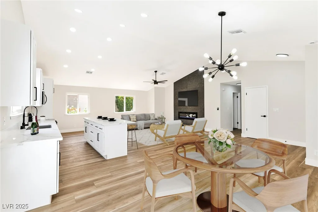 811 Spyglass, Las Vegas, NV 89107