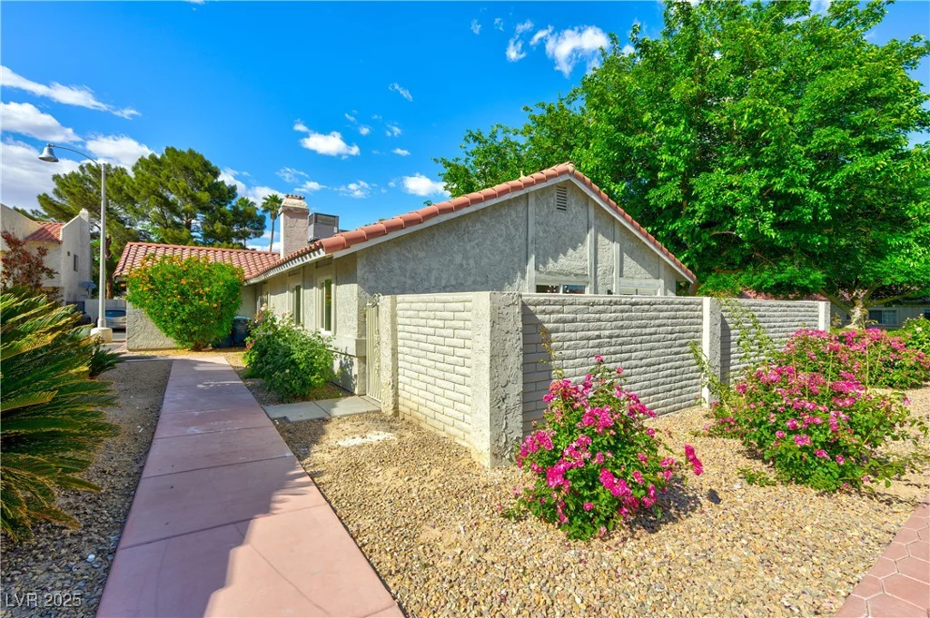 811 Spyglass, Las Vegas, NV 89107