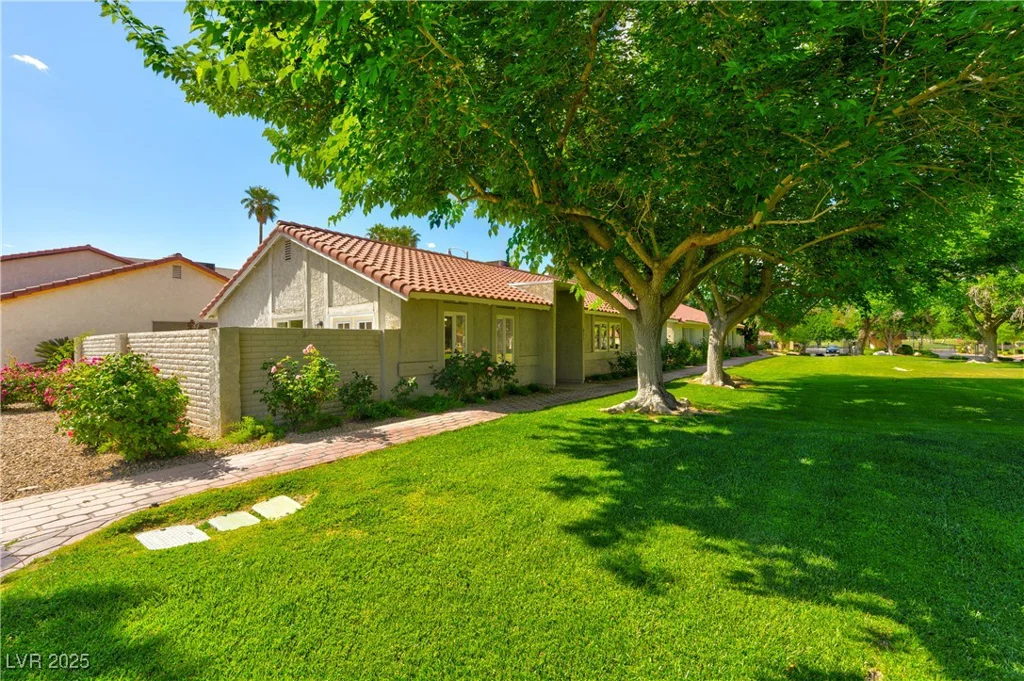 811 Spyglass, Las Vegas, NV 89107