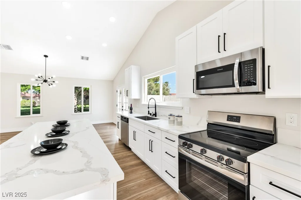 811 Spyglass, Las Vegas, NV 89107