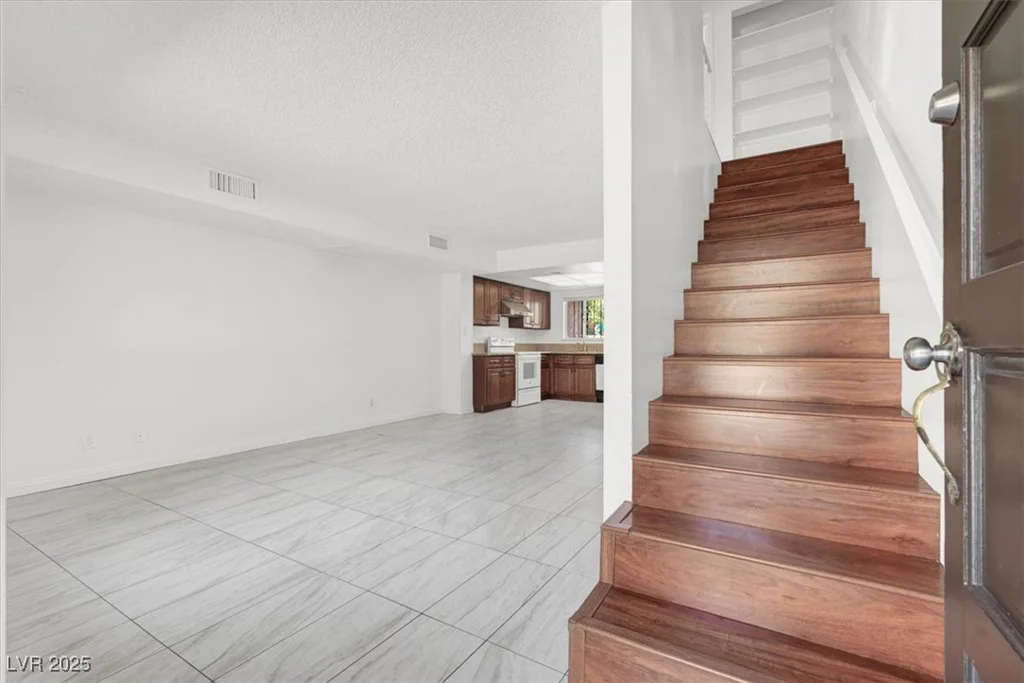 5606 Lake Mead, Las Vegas, NV 89108