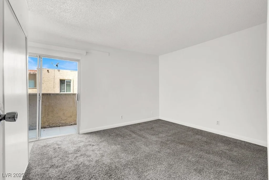 5606 Lake Mead, Las Vegas, NV 89108