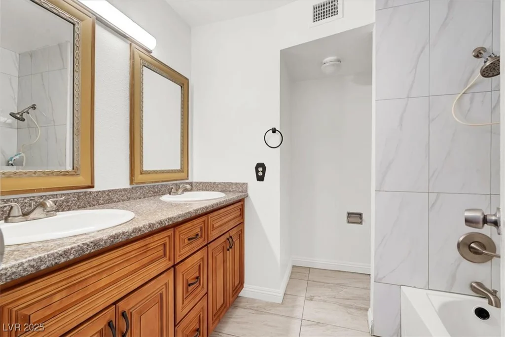 5606 Lake Mead, Las Vegas, NV 89108