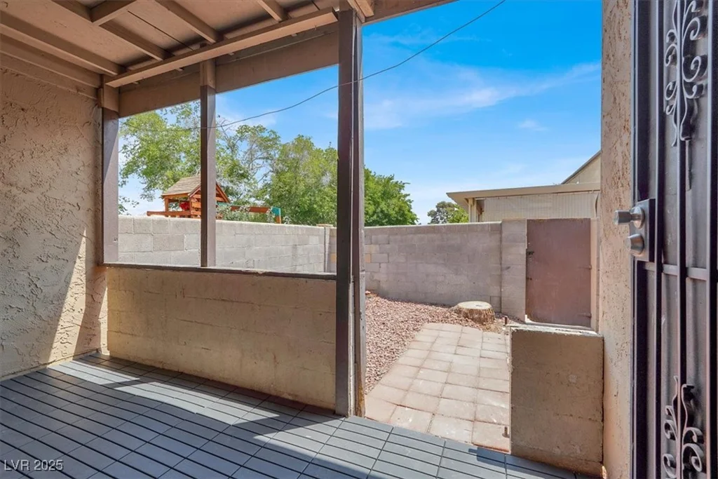 5606 Lake Mead, Las Vegas, NV 89108