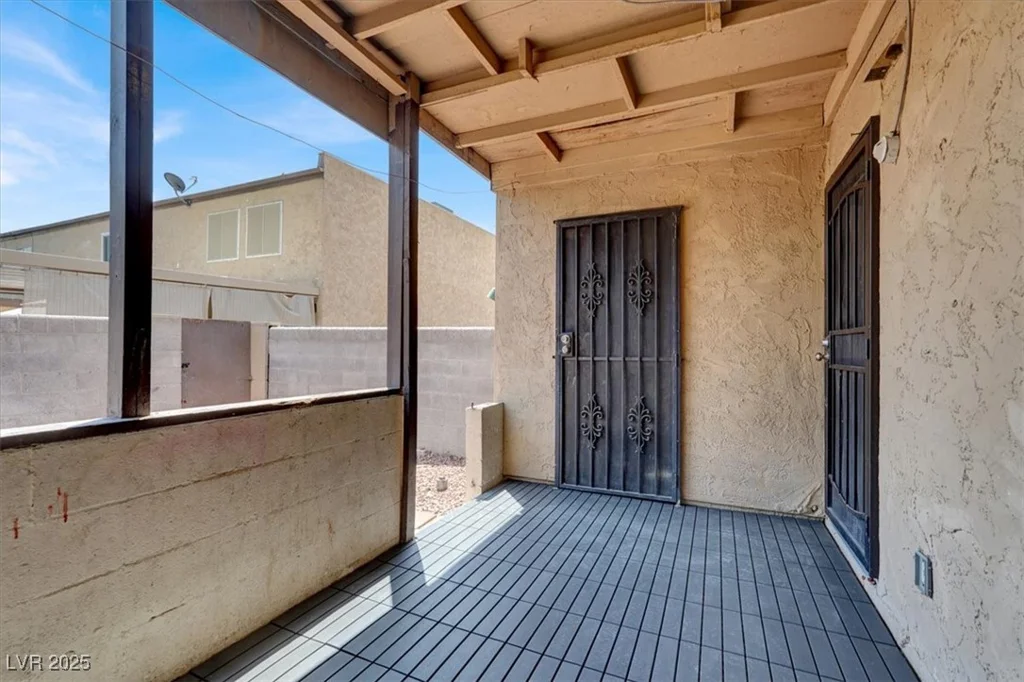5606 Lake Mead, Las Vegas, NV 89108