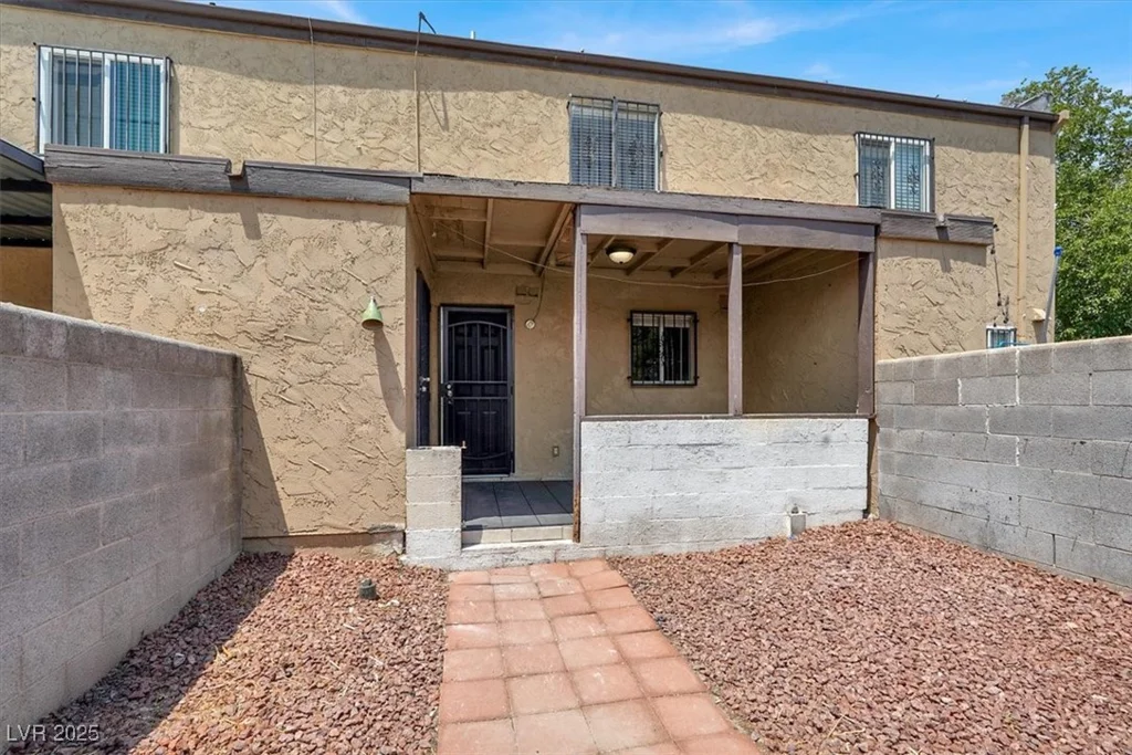 5606 Lake Mead, Las Vegas, NV 89108