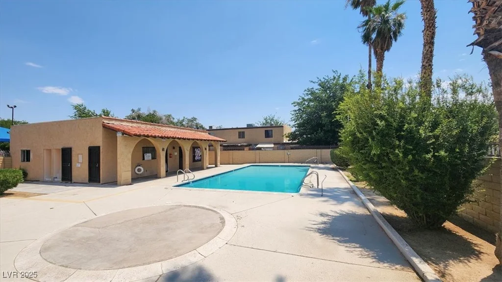 5606 Lake Mead, Las Vegas, NV 89108