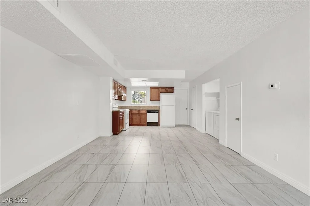 5606 Lake Mead, Las Vegas, NV 89108