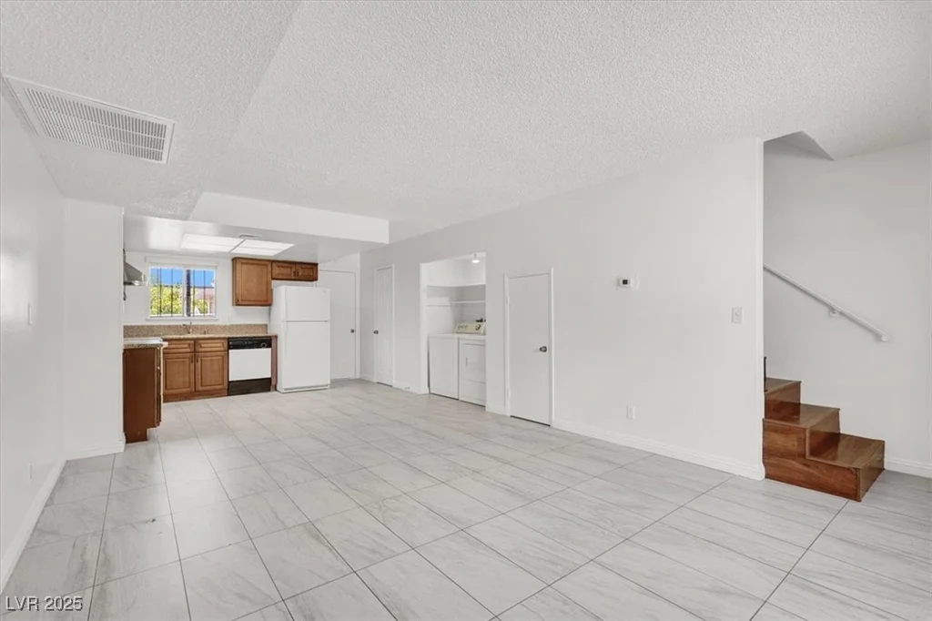 5606 Lake Mead, Las Vegas, NV 89108