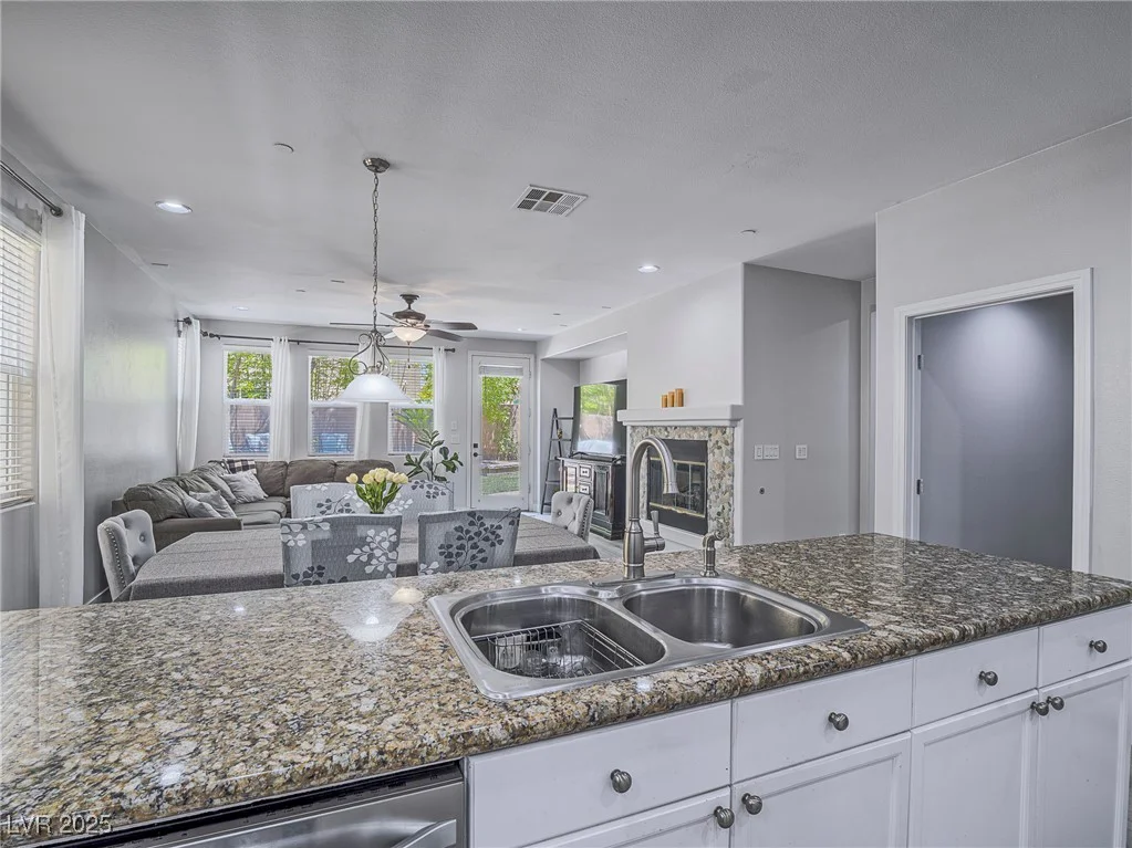 4128 Erinbird, North Las Vegas, NV 89084