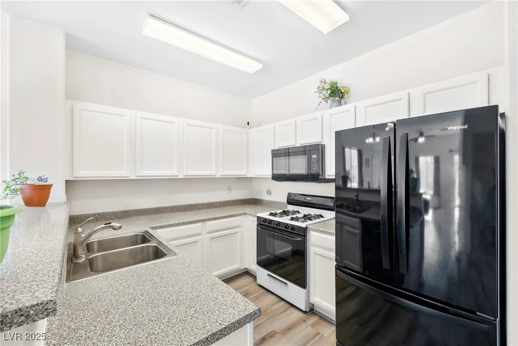 5939 Trickling Descent, Henderson, NV 89011