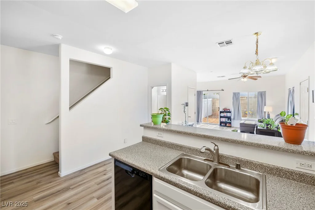 5939 Trickling Descent, Henderson, NV 89011