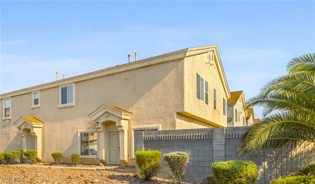 5939 Trickling Descent, Henderson, NV 89011