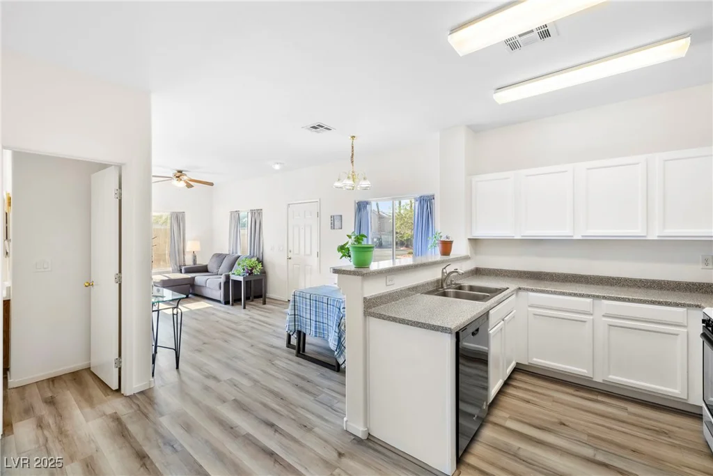 5939 Trickling Descent, Henderson, NV 89011