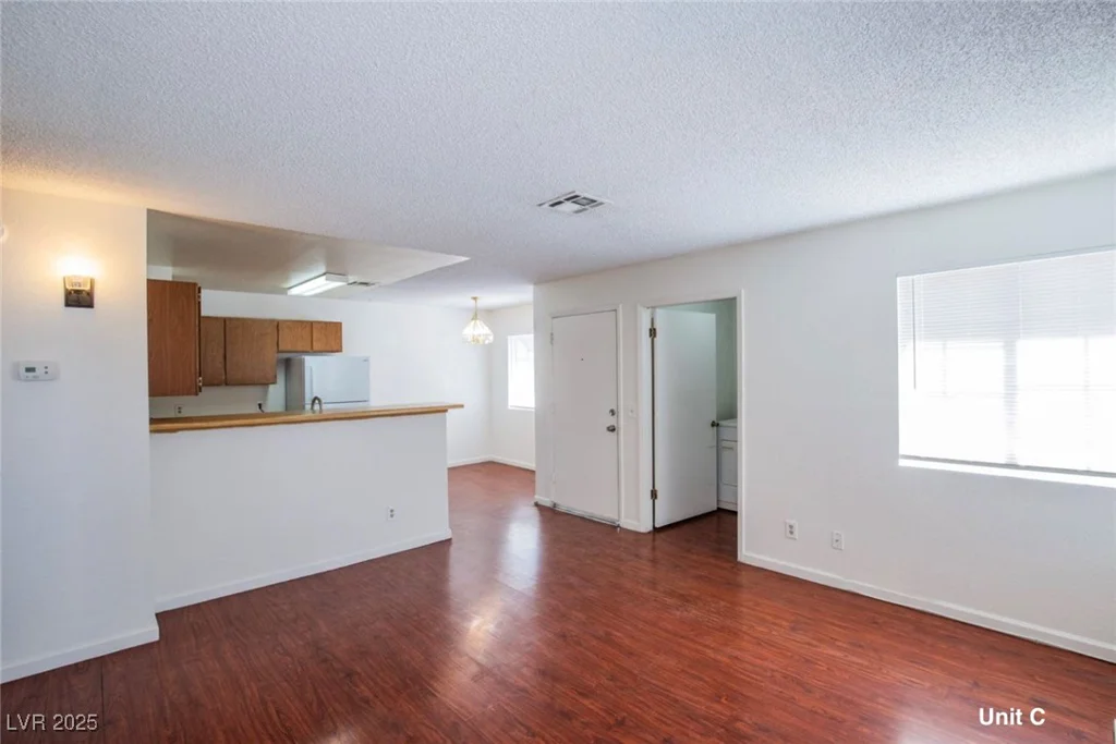 2755 Jennydiane, Las Vegas, NV 89121