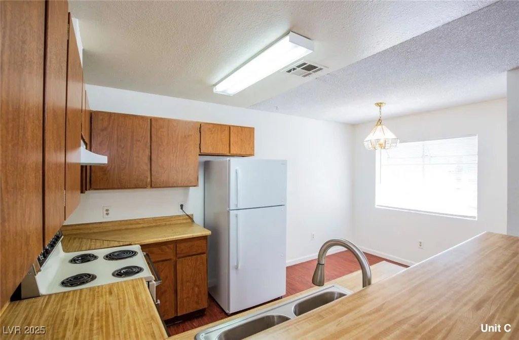 2755 Jennydiane, Las Vegas, NV 89121