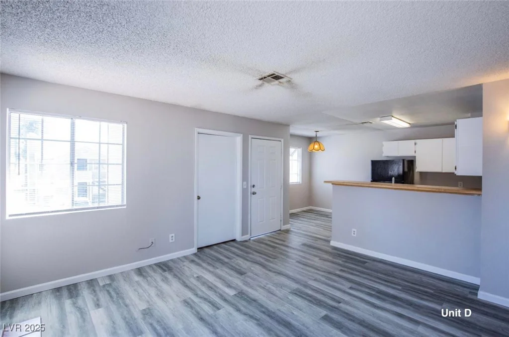 2755 Jennydiane, Las Vegas, NV 89121