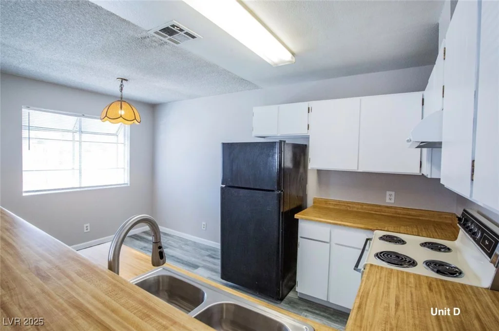 2755 Jennydiane, Las Vegas, NV 89121