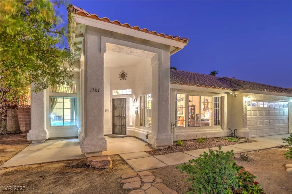1707 Golden Vista, Las Vegas, NV 89123