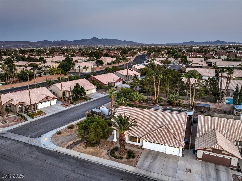 1707 Golden Vista, Las Vegas, NV 89123